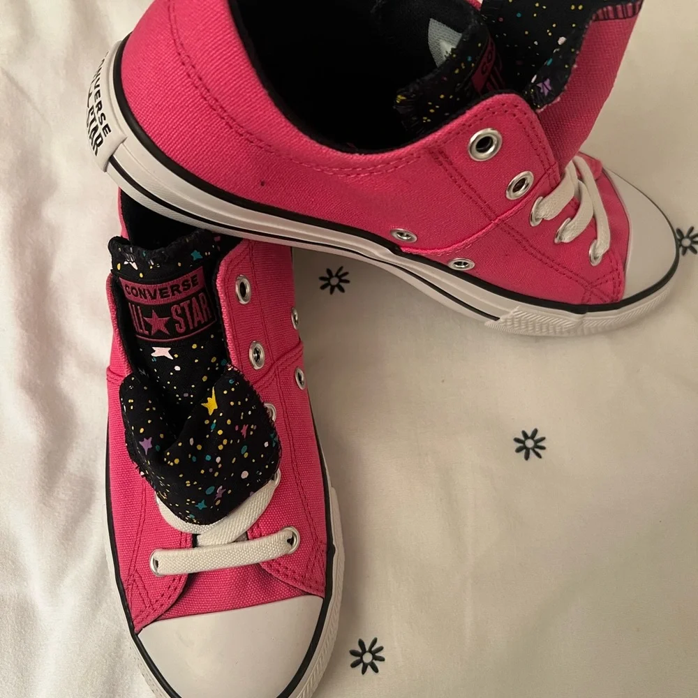 Converse All Star Shoes Maddie Pink w Stars Size 2